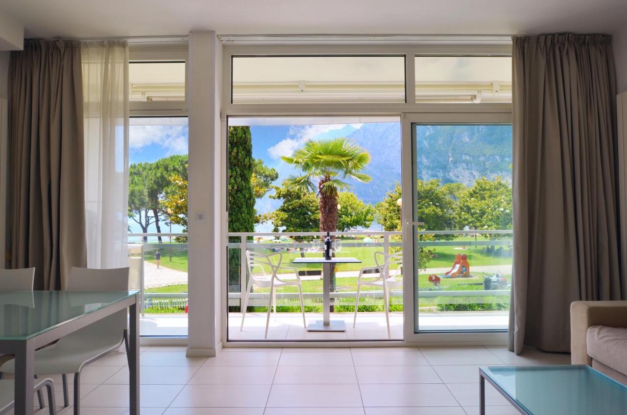 Club Nautico - Phoenix Studio Lake View リーヴァ・デル・ガルダ エクステリア 写真